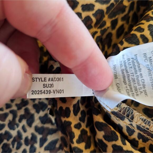 J. Crew women's animal print causal button up shirt size M - Picture 14 of 14